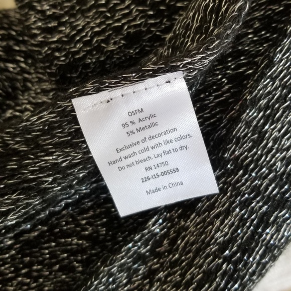 Scarf and beanie set - Picture 3 of 3